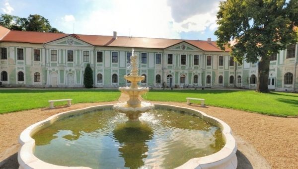 Krajem jemčinských lesů